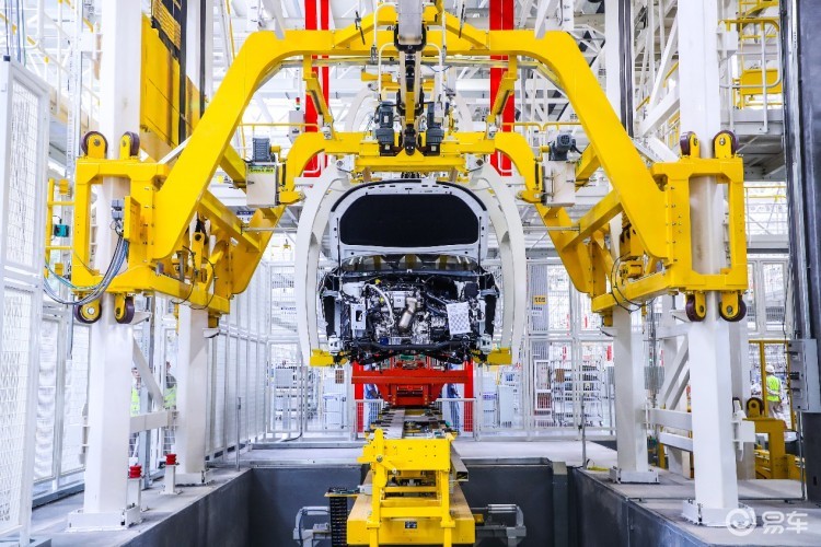 上汽乘用車寧德基地整車下線 以云計(jì)算賦能，開啟智能工廠新征程