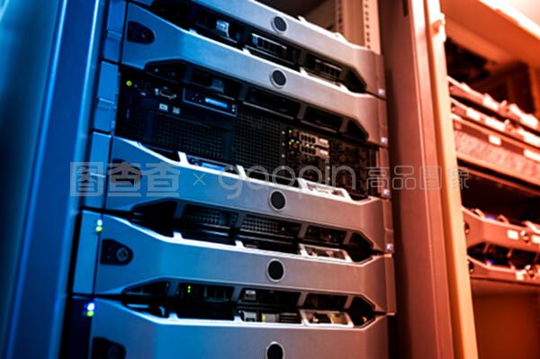網(wǎng)絡(luò)服務(wù)器與云計(jì)算裝備技術(shù)服務(wù) 數(shù)字化時代的基石與引擎